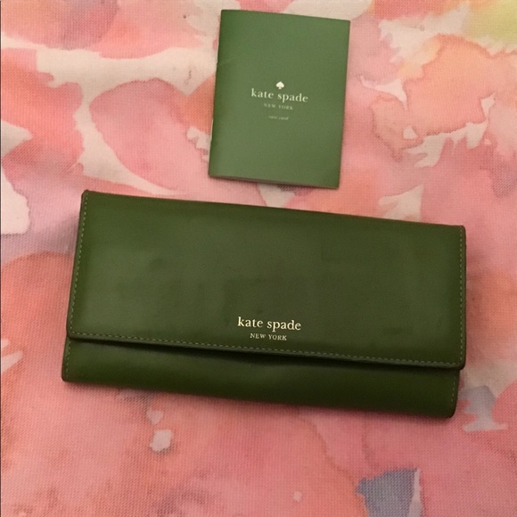 kate spade Handbags - Kate Spade - wallet - Kate Spade green-